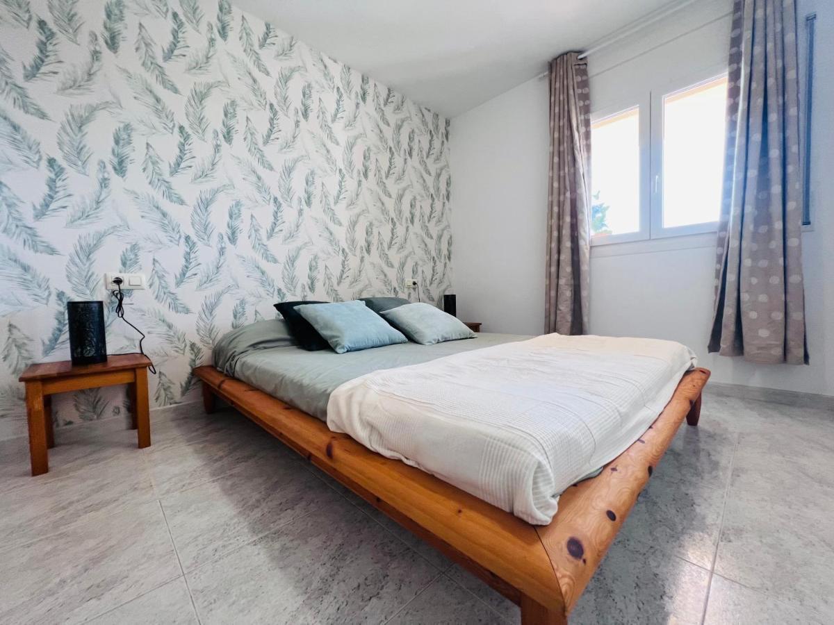 P.Banuls 11 Apartment เอมปูเรียบราบา ภายนอก รูปภาพ